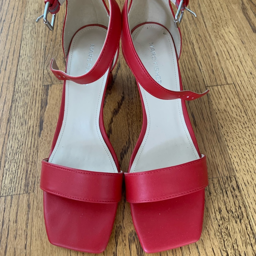 Like New, Marc Fisher heels